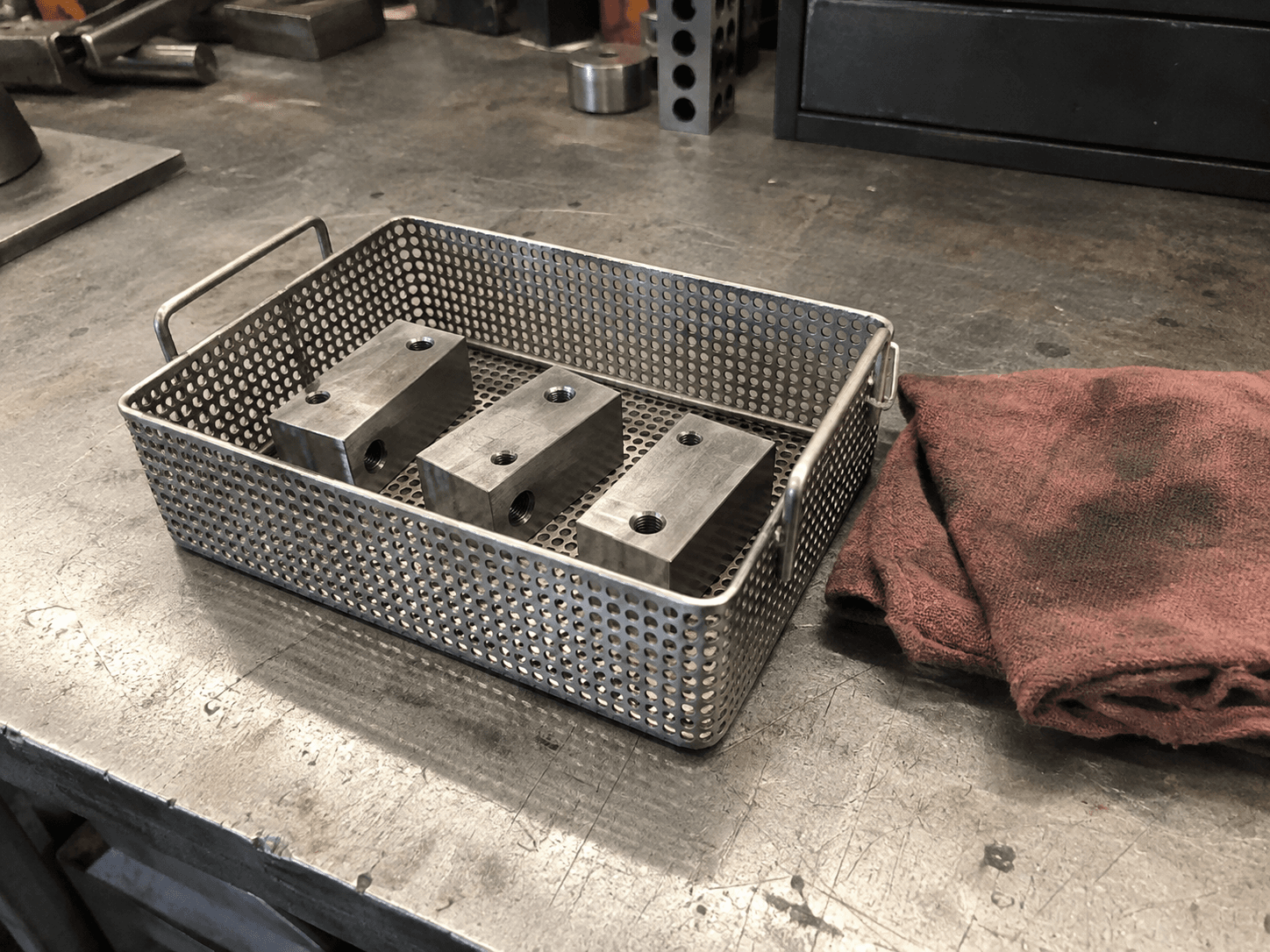 Do Oily Parts Need Cleaning Before Mass Finishing?